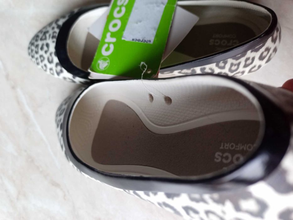 Crocs новые балетки босоножки W7