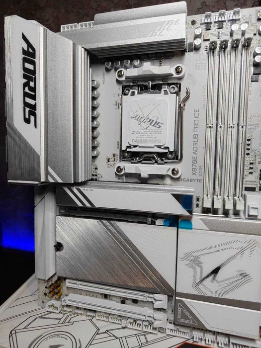 Материнська плата Gigabyte X870E Aorus Pro Ice (AM5) 7000-9000 Серія AMD