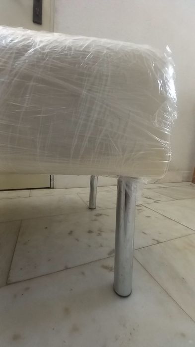 Chaise longue na cor branca