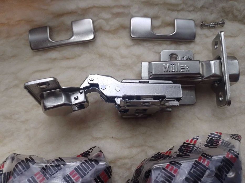 Петля полунакладная, с доводчиком, Muller за 4 штуки