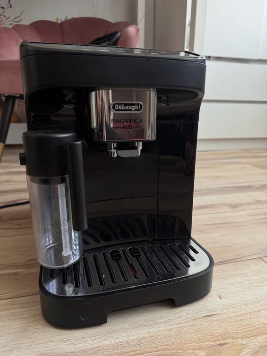 Ekspres DeLonghi Magnifica Evo