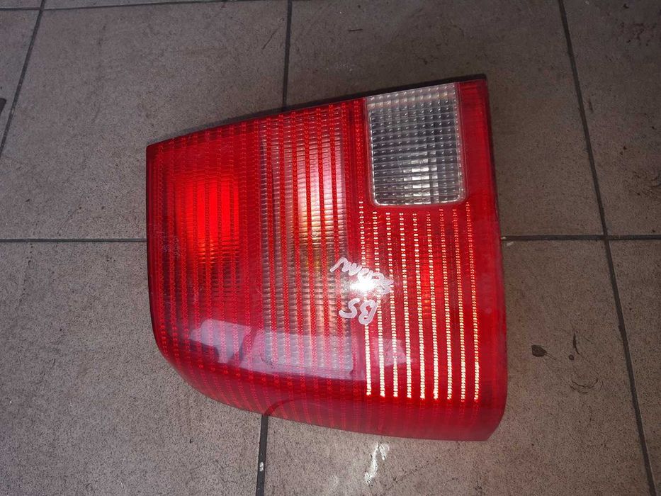Passat B5 sedan - lampa lewy tył