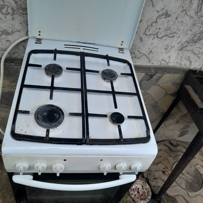 Продаеться газова плита б/у