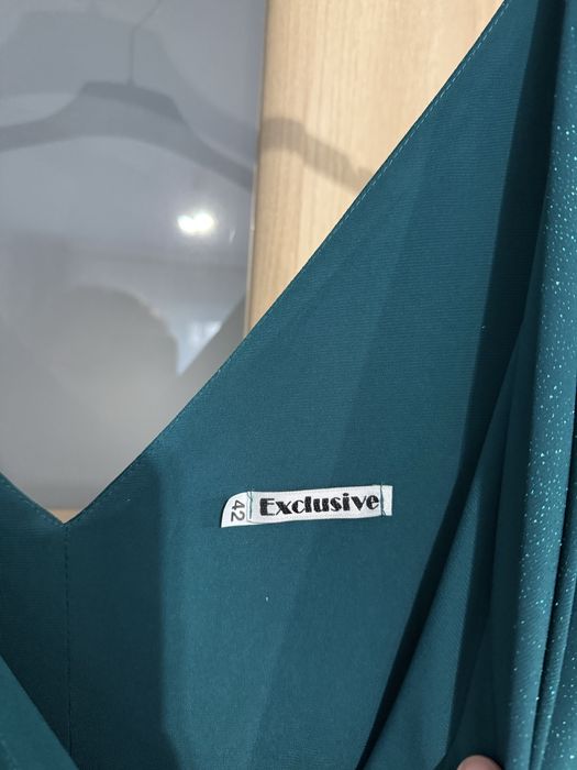 sukienka zielona błyszcząca rozmiar 42