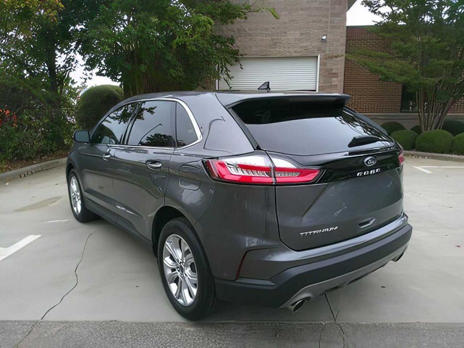 Ford Edge      2021