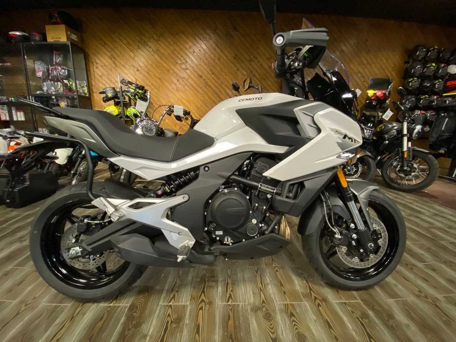 Мотоцикл CFMOTO 700MT