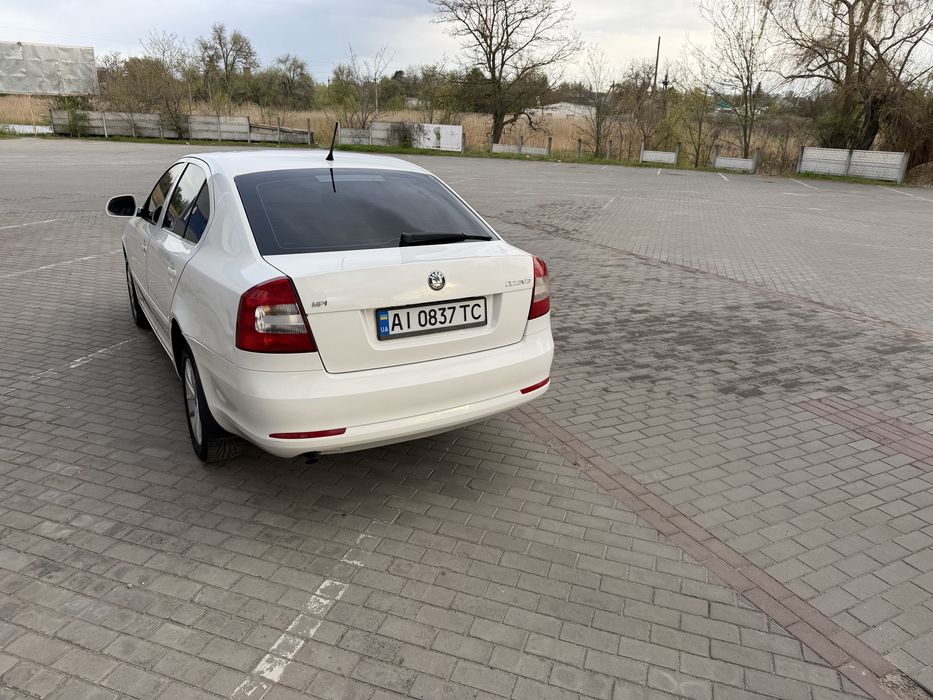 Продам шкоду Октавію 1.6 MPI офіційну не фарбовану  2012г