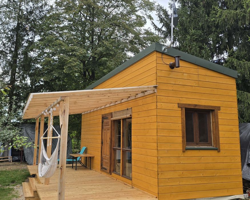 Domek drewniany naturalny całoroczny Tiny House do przeniesienia w cał