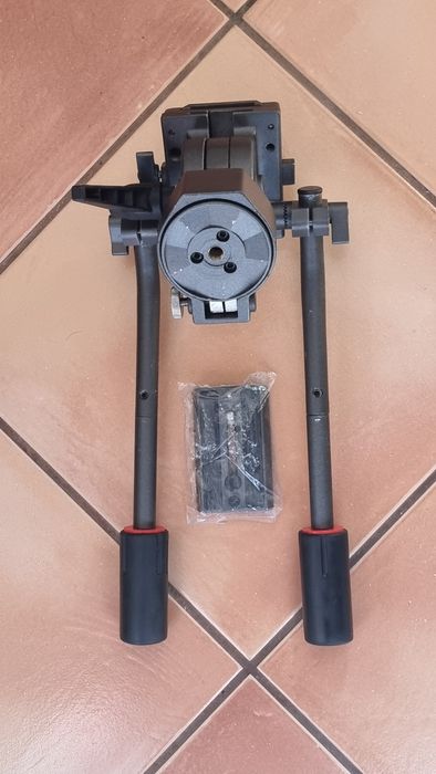 Cabeça de tripé fluída