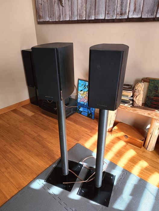 Sprzęt Elektroniczny (Amplituner + Odtwarzacz Blu-ray + Piloty)