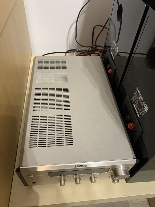 Zestaw mini wieża Hi-fi Yamaha E-400 z głośnikami