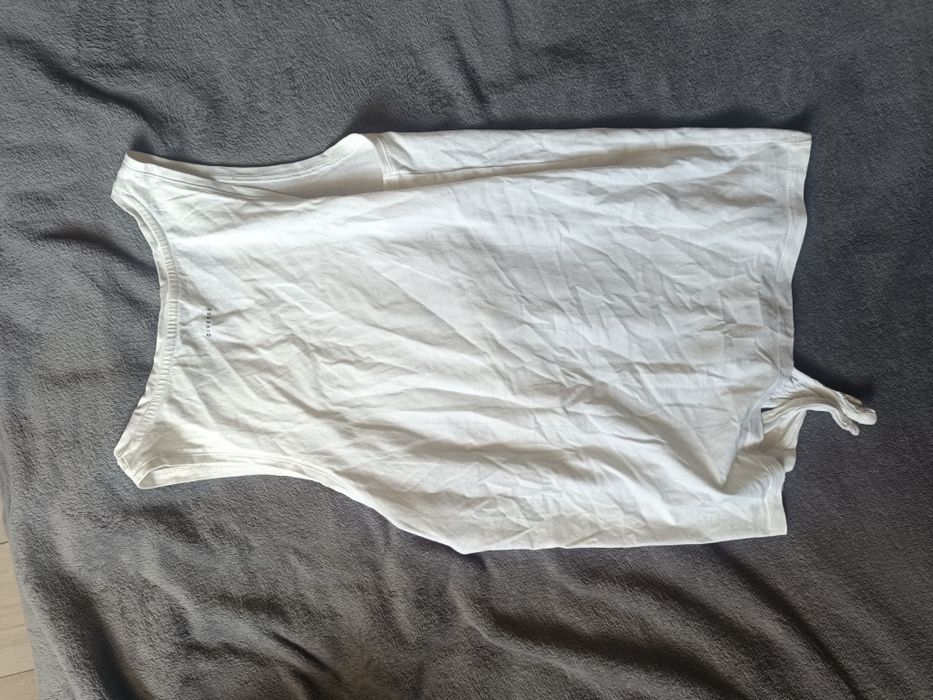 Biała bluzka z napisem lightly