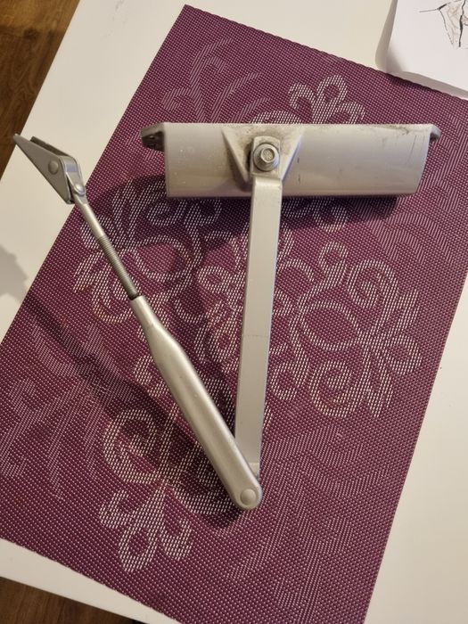 Samozamykacz  do drzwi