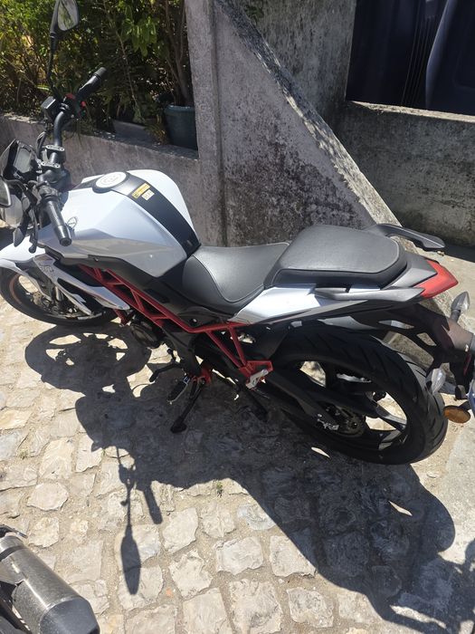 Benelli 125cc 2023 – Pouco Uso – Revisada – Pneus Novos