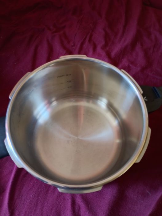 Sprzedam szybkowar Tefal