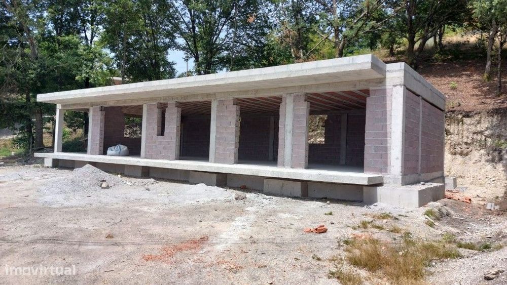 Moradia Individual V3, em estrutura - Tabuaças