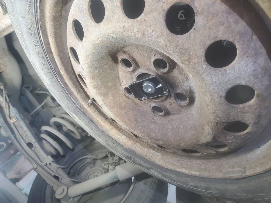 Кріплення(лебідка) запаски Фольц. Шаран,Ф. Галаксі,С. Алхамбра