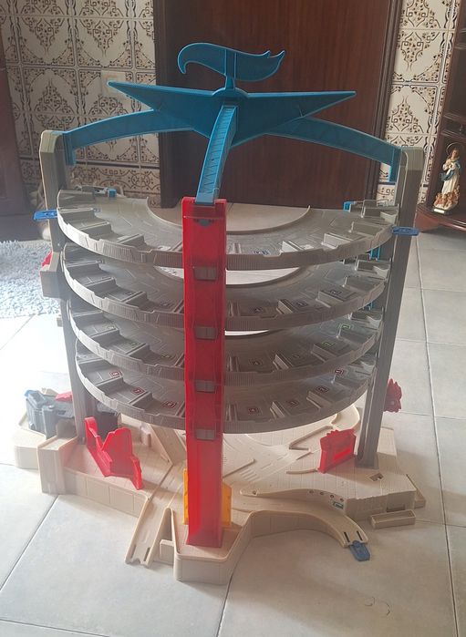 Pista Hot Wheels / Garagem Hot Wheels Grande