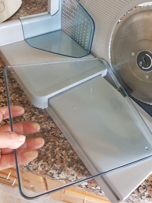 Fiambreira com pouco uso