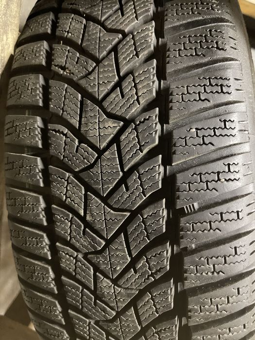 666 205 60 R16 Комплект зимних шин Dunlop