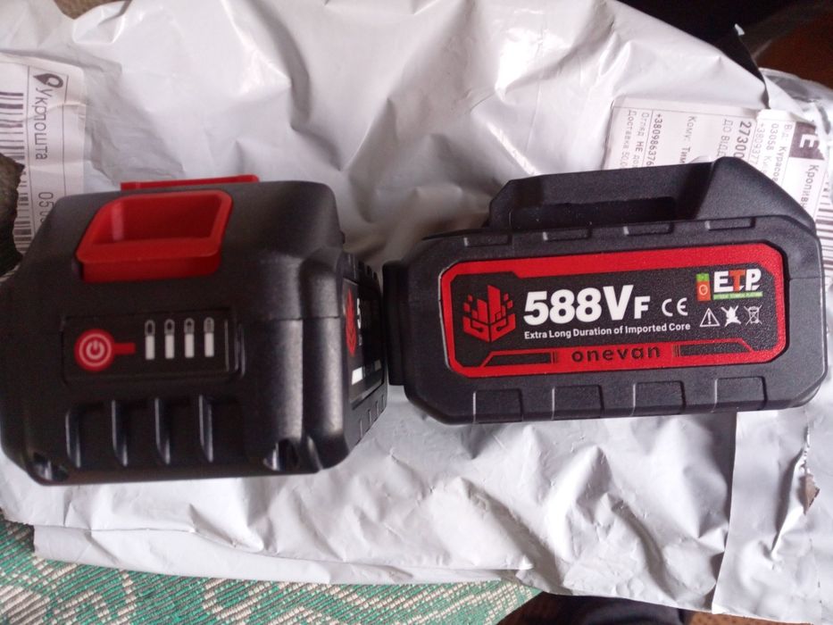 Повербанк Аккумулятор 588VF 21в  4ач стандарта макита с индикацией