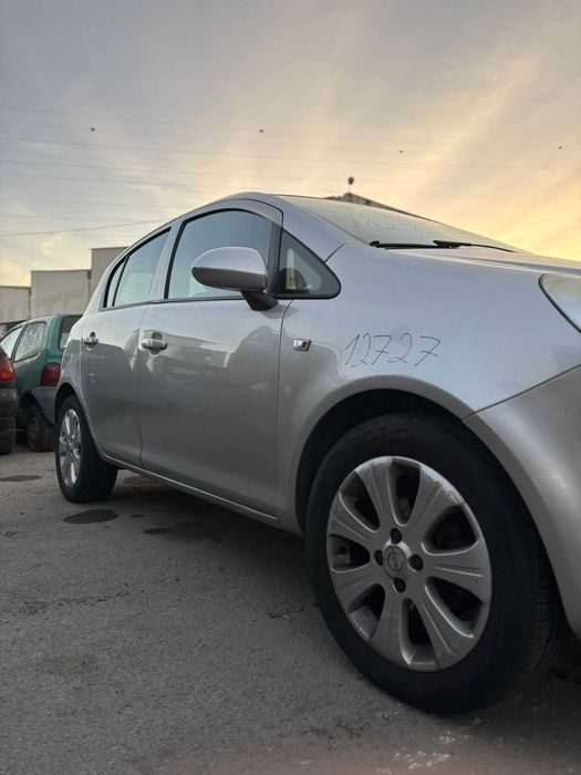Opel CORSA D  para Peças