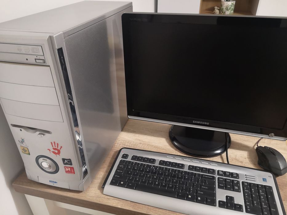 Komputer stacjonarny PC z monitorem 22" nowy dysk SSD 512, nagrywarka