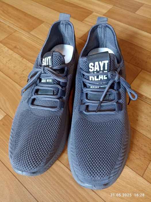 Кросівки чоловічі 42 (43)