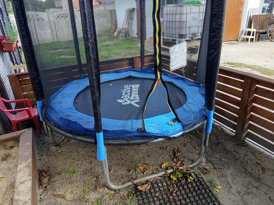 Trampolina ogrodowa 180-183 cm średnicy na 36 sprezyn
