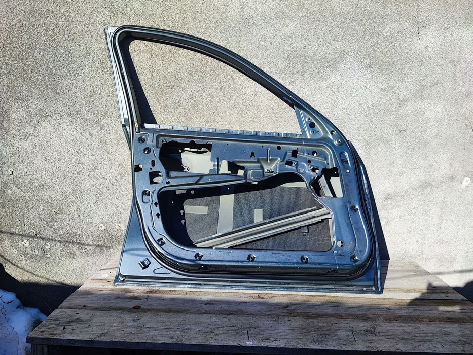 Передні двері BMW E60