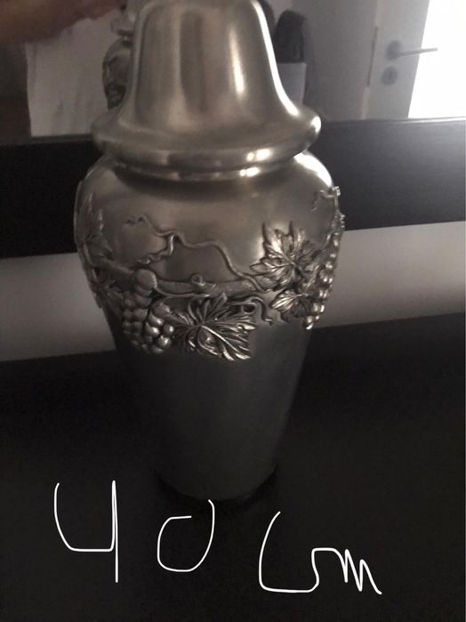 Vendo peças decorativas em estanho