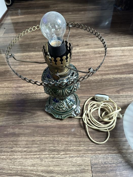 Lampa elektryczna ale naftowa