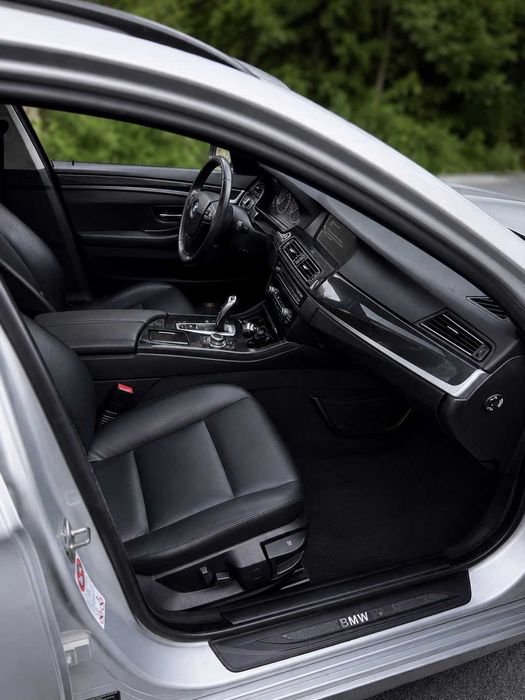 BMW Série 520d – Automática – Teto panorâmico – Pele