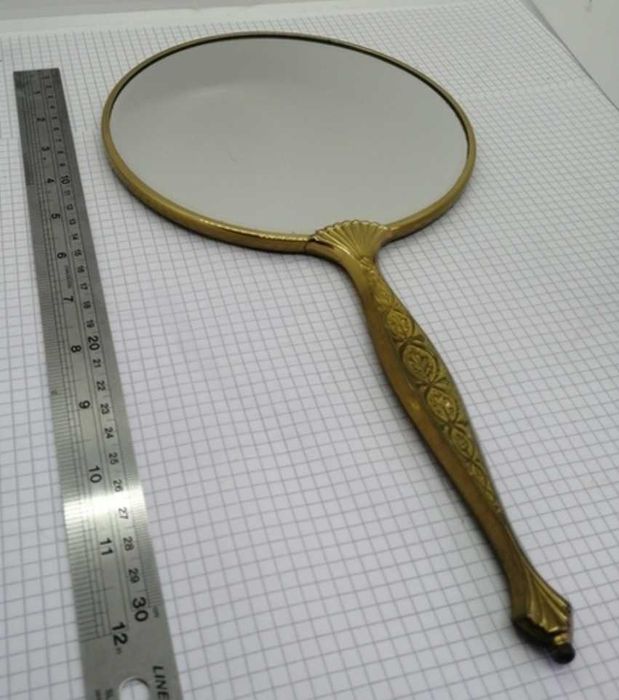 Дзеркало жіноче велике для туалету в металевій оправі