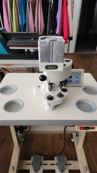 Прес для встановлення металофурнітури SGY4-806