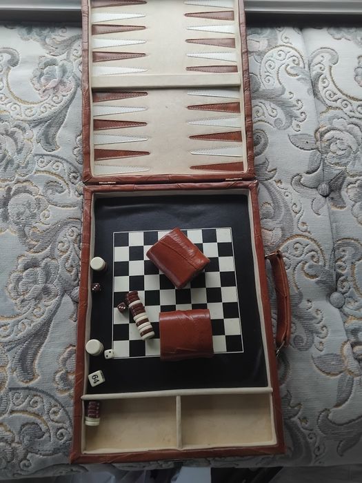 Jogo portatil em vinil gamao/damas