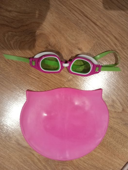 Czepek pływacki i okulary