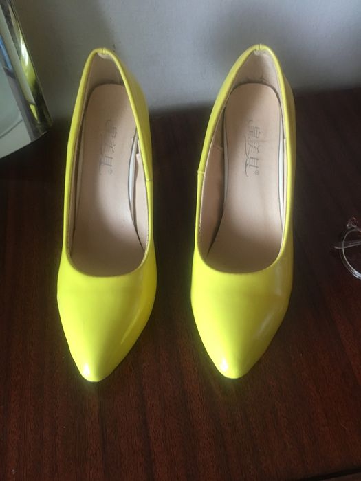 Туфли лаковые на каблуке 9см