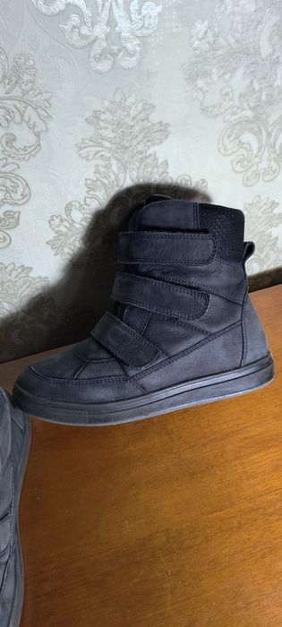 Зимові шкіряні черевики (чоботи) 33 розмір