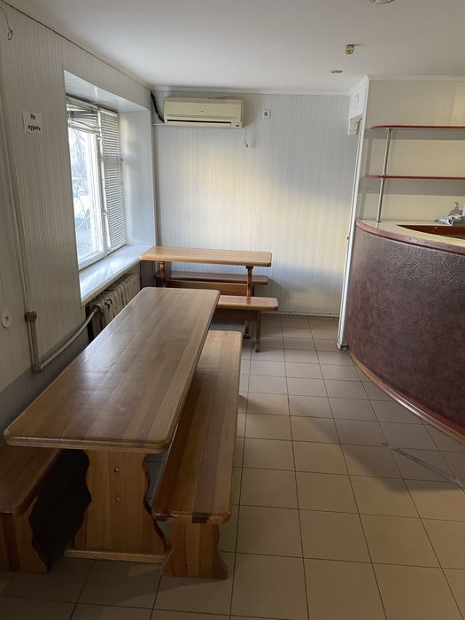 Працюючий бар на Молодіжному