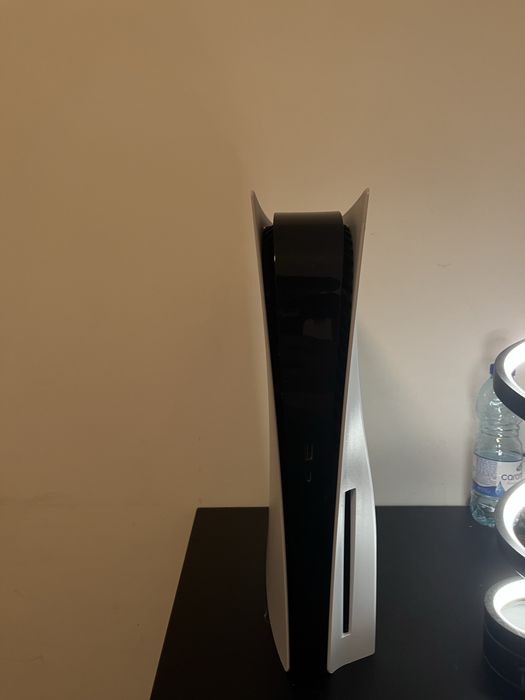 PlayStation 5 Standard (Leitor de Discos) – Como Nova