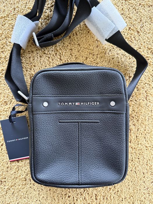 Чоловіча чорна сумка Tommy Hilfiger