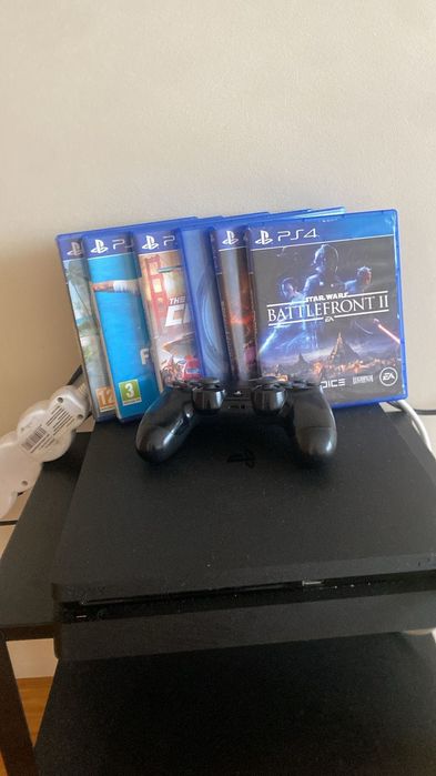 PlayStation 4 como novo