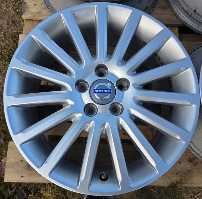 Felgi Oryginał Volvo S40 S60 S80 V40  V50 V60 V70  7x17 ET50 5x108