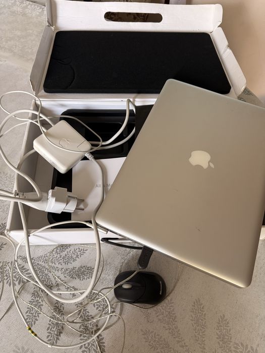Apple MacBook Pro 15” A1286 (Mid 2010) Intel Core i5 / 4GB / 320GB