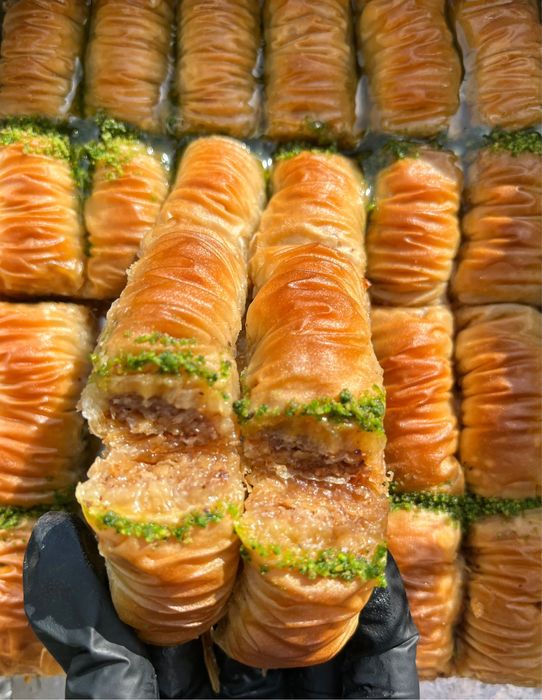 Пахлава з волоським горіхом та фісташкою