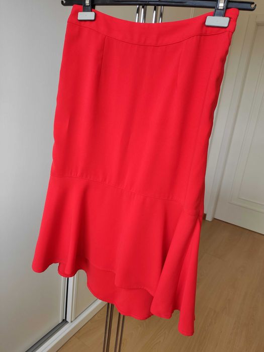 Saia vermelha da Anne Weyburn