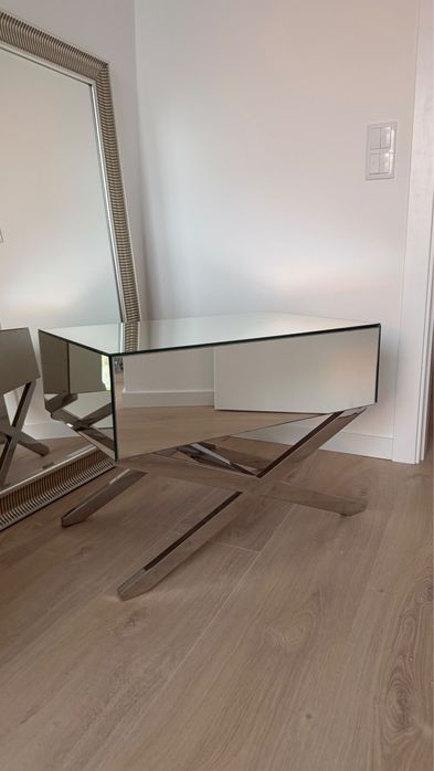 Vendo mesa de cabeceira