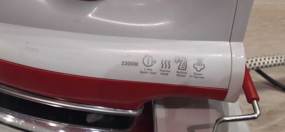 УТЮГ ПАРОВОЙ.паровой утюг