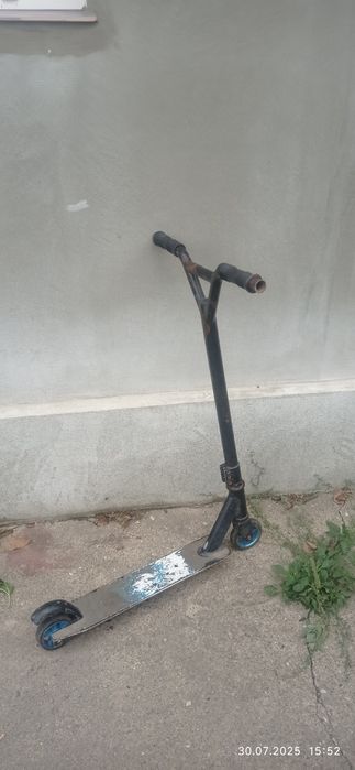 Продається самокат б/у !!! Стан , їздить можна , без проблем